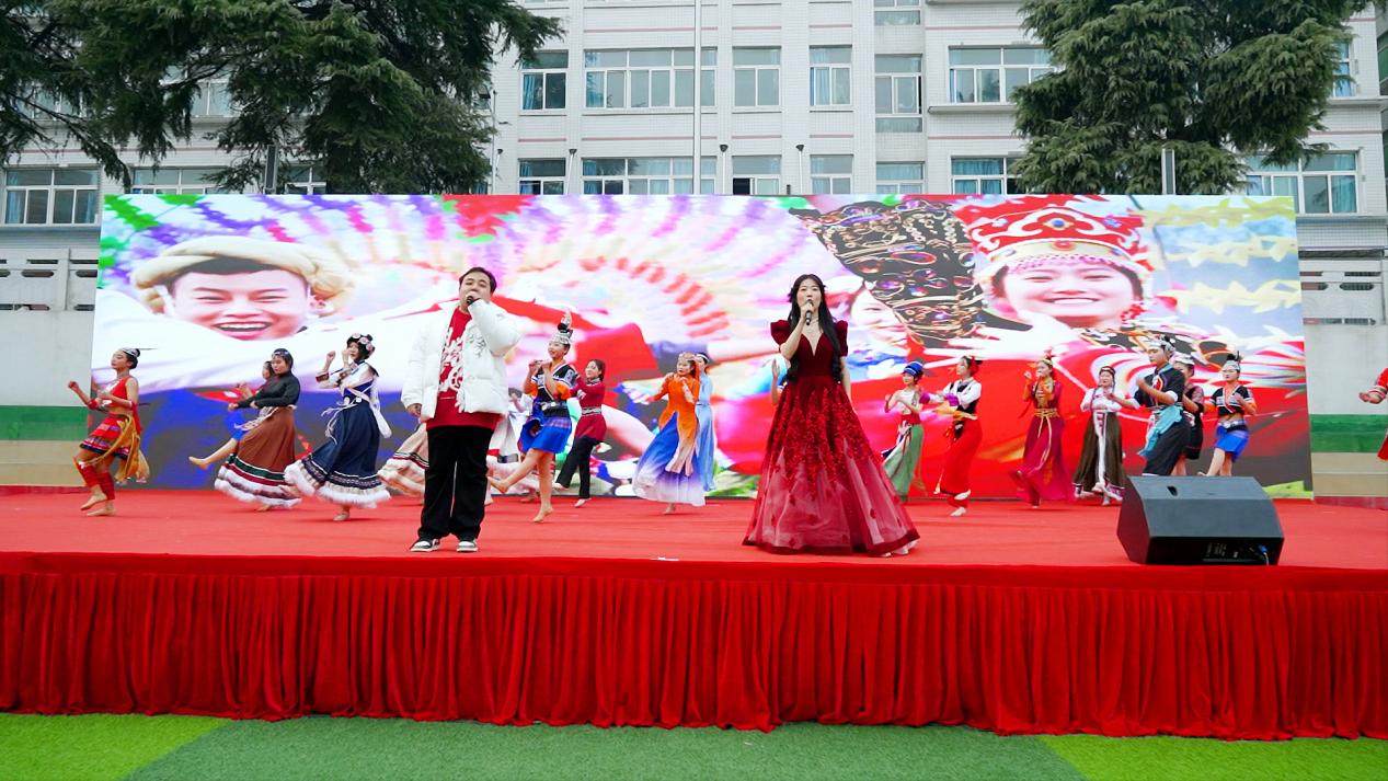 序列 01.00_23_52_10.Still040