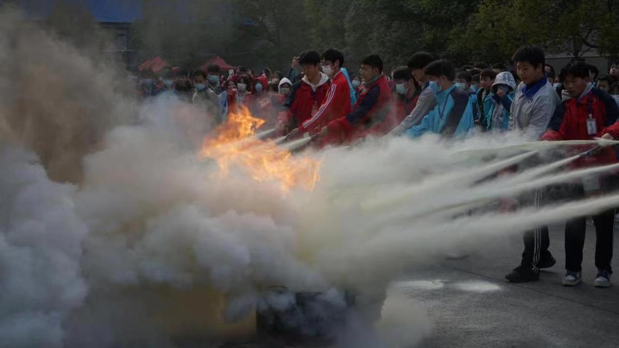 9304caf5624351afeb6ea188e88d1ea