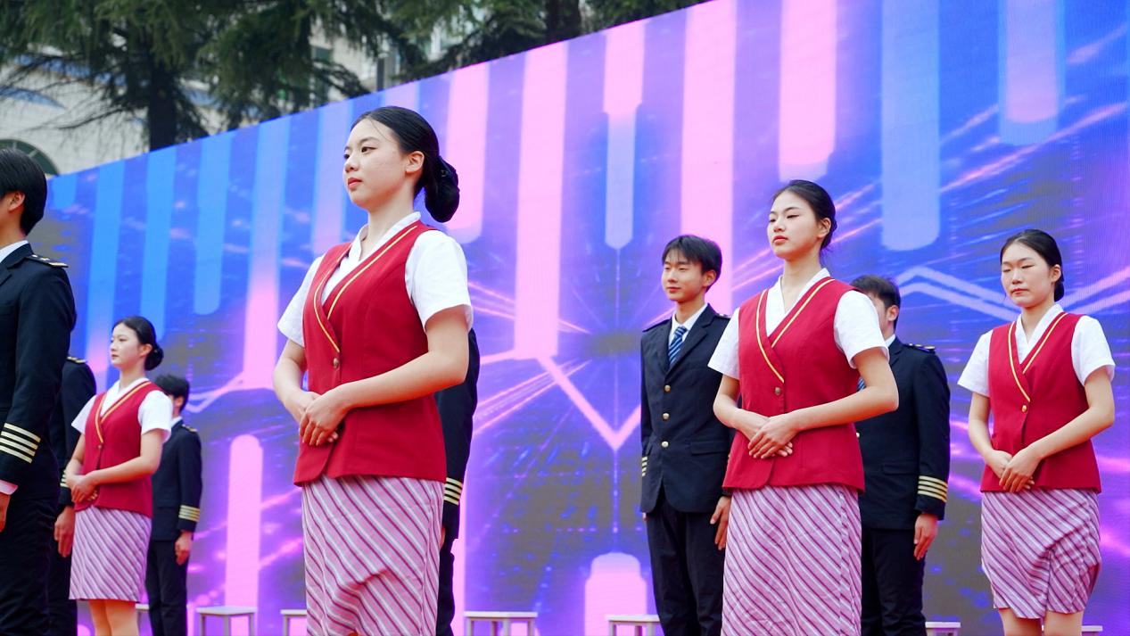 序列 01.00_17_32_19.Still033